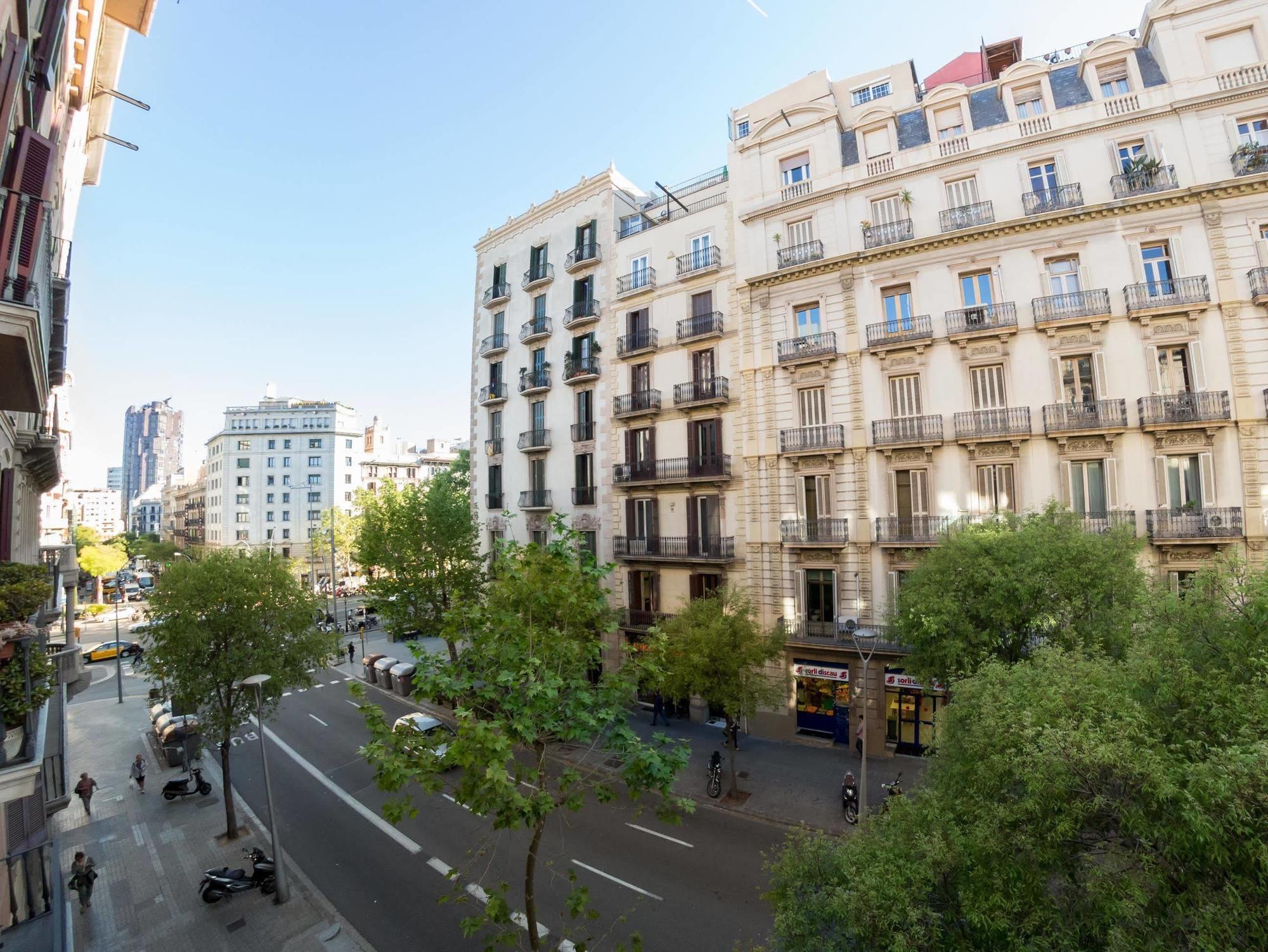 Sant Jordi Alberg Barcelona Eksteriør bilde